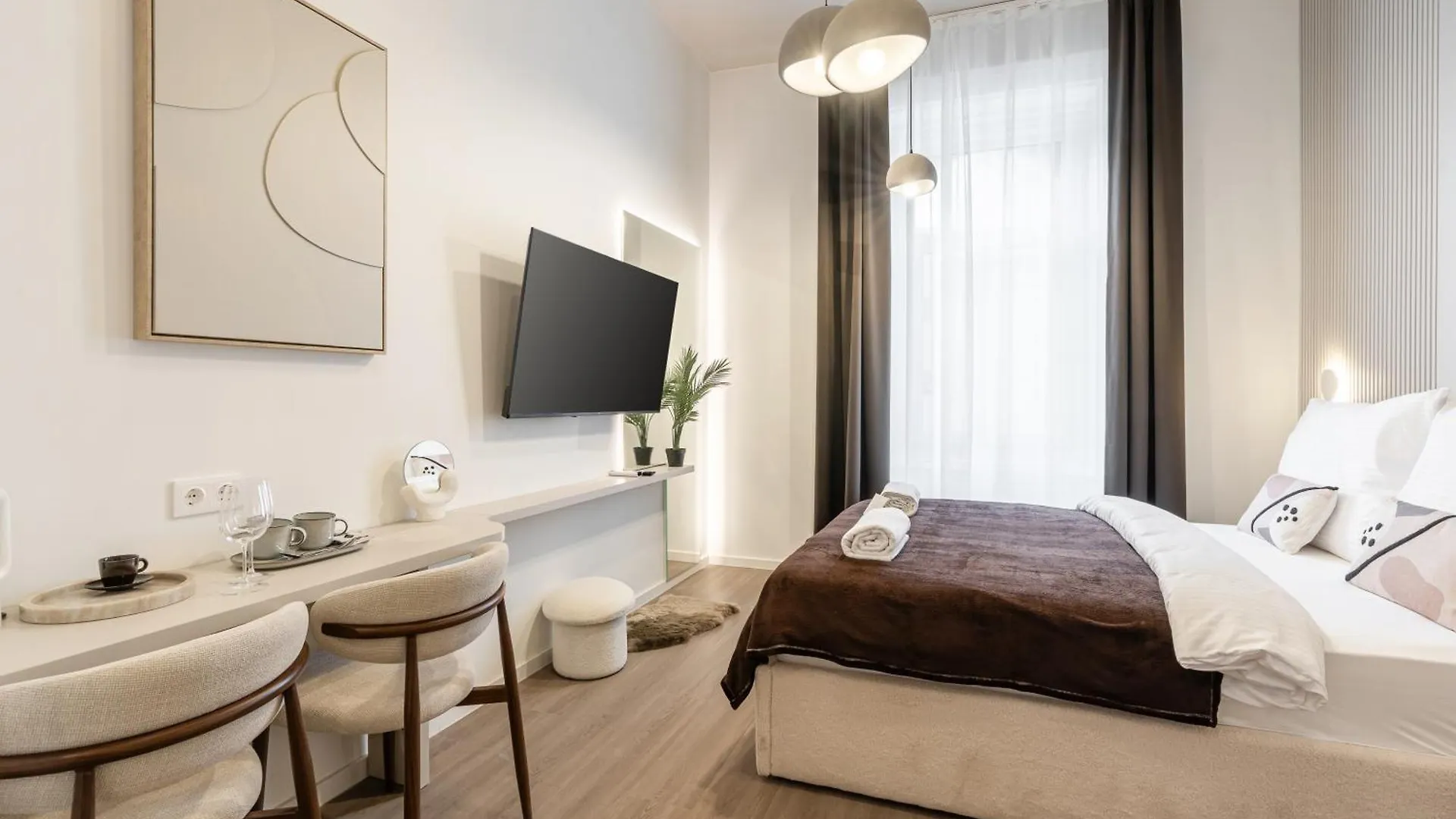 Oasis Luxe Boutique Suites By Bqa Budapest 0*,  Hungary