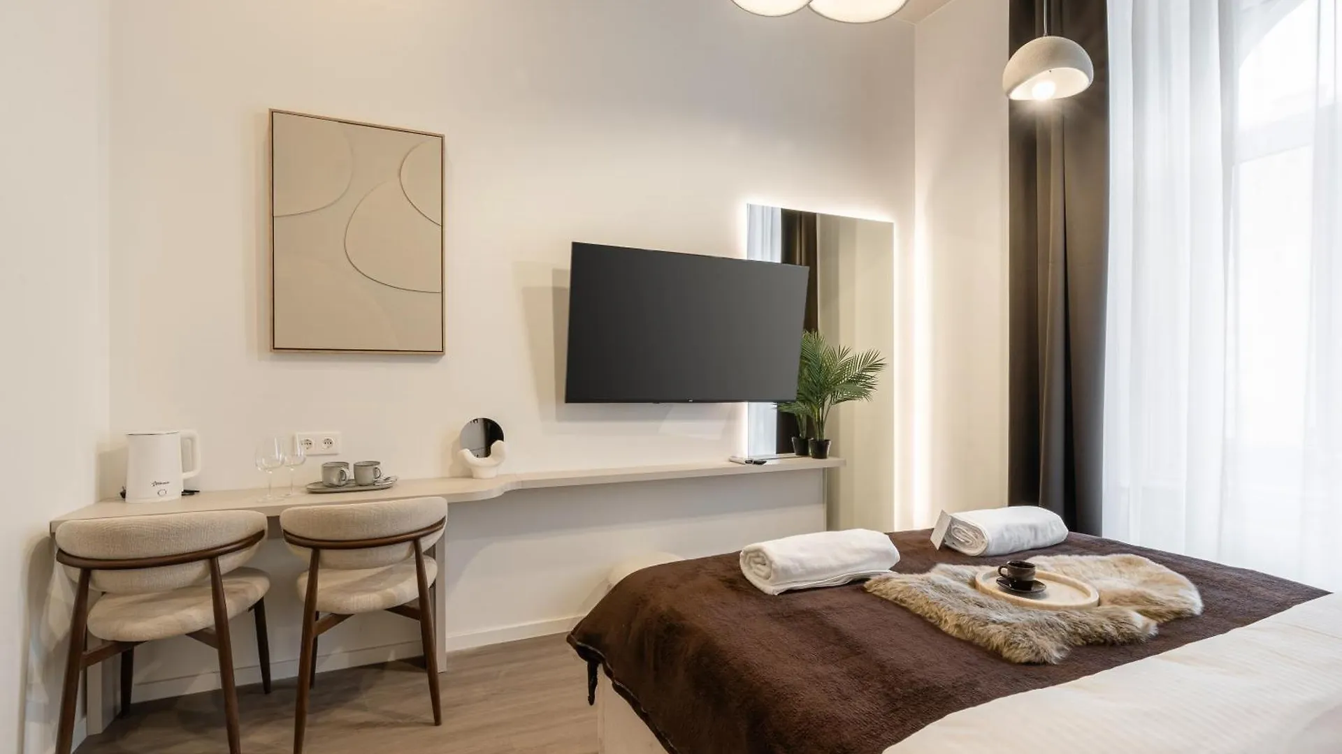 Bed & Breakfast Oasis Luxe Boutique Suites By Bqa Budapest
