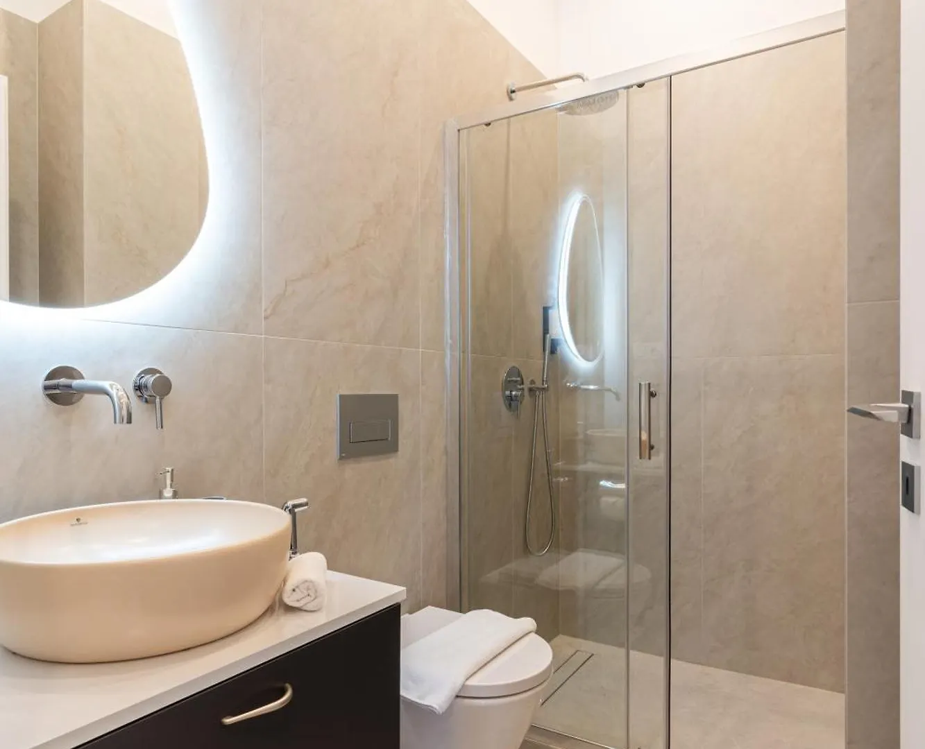 Oasis Luxe Boutique Suites By Bqa Budapest Hungary