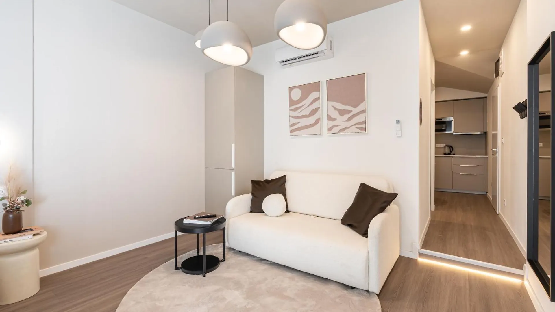 Bed & Breakfast Oasis Luxe Boutique Suites By Bqa Budapest Hungary