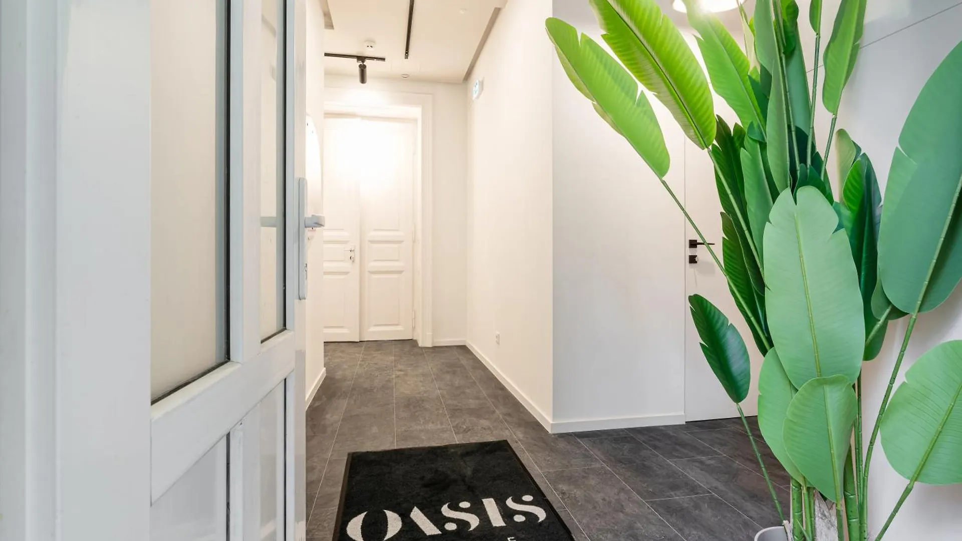 Bed & Breakfast Oasis Luxe Boutique Suites By Bqa Budapest Hungary