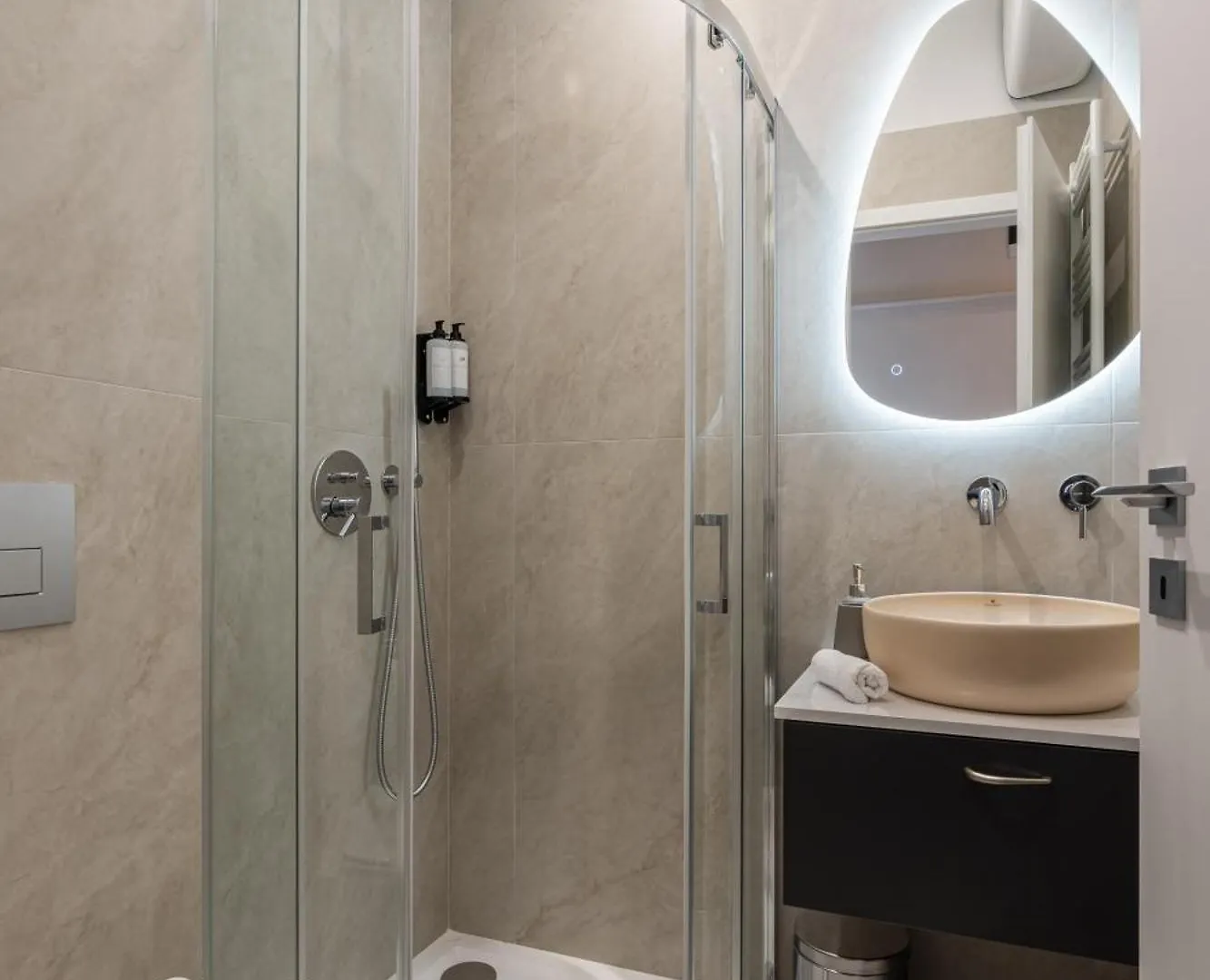 Oasis Luxe Boutique Suites By Bqa Budapest 0*,