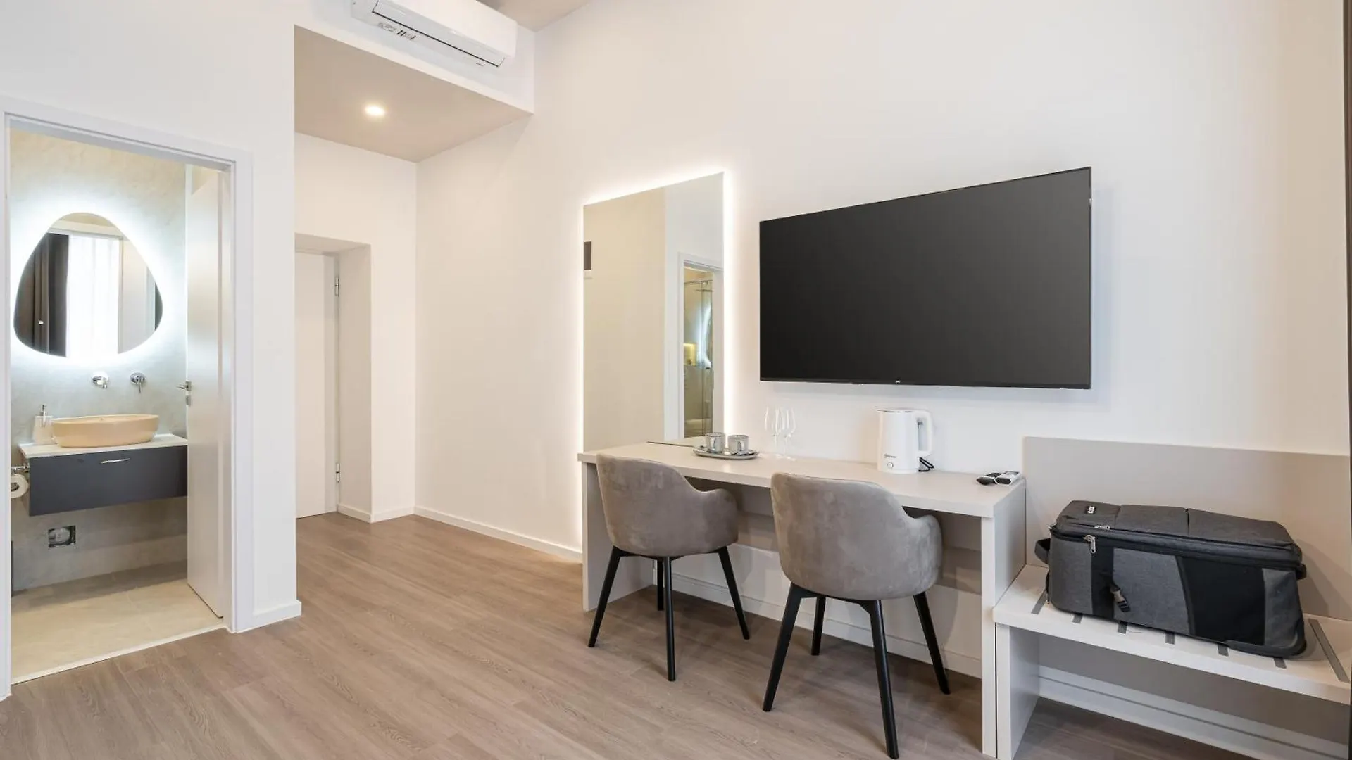 בודפשט Oasis Luxe Boutique Suites By Bqa 0*,  הונגריה