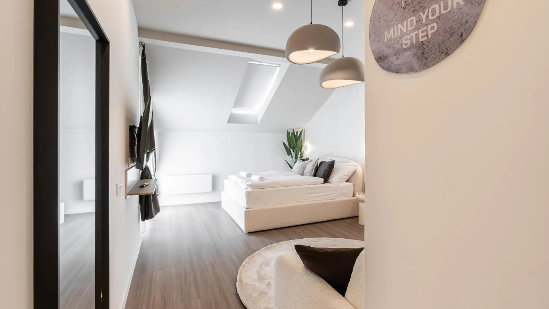 לינה וארוחת בוקר בודפשט Oasis Luxe Boutique Suites By Bqa