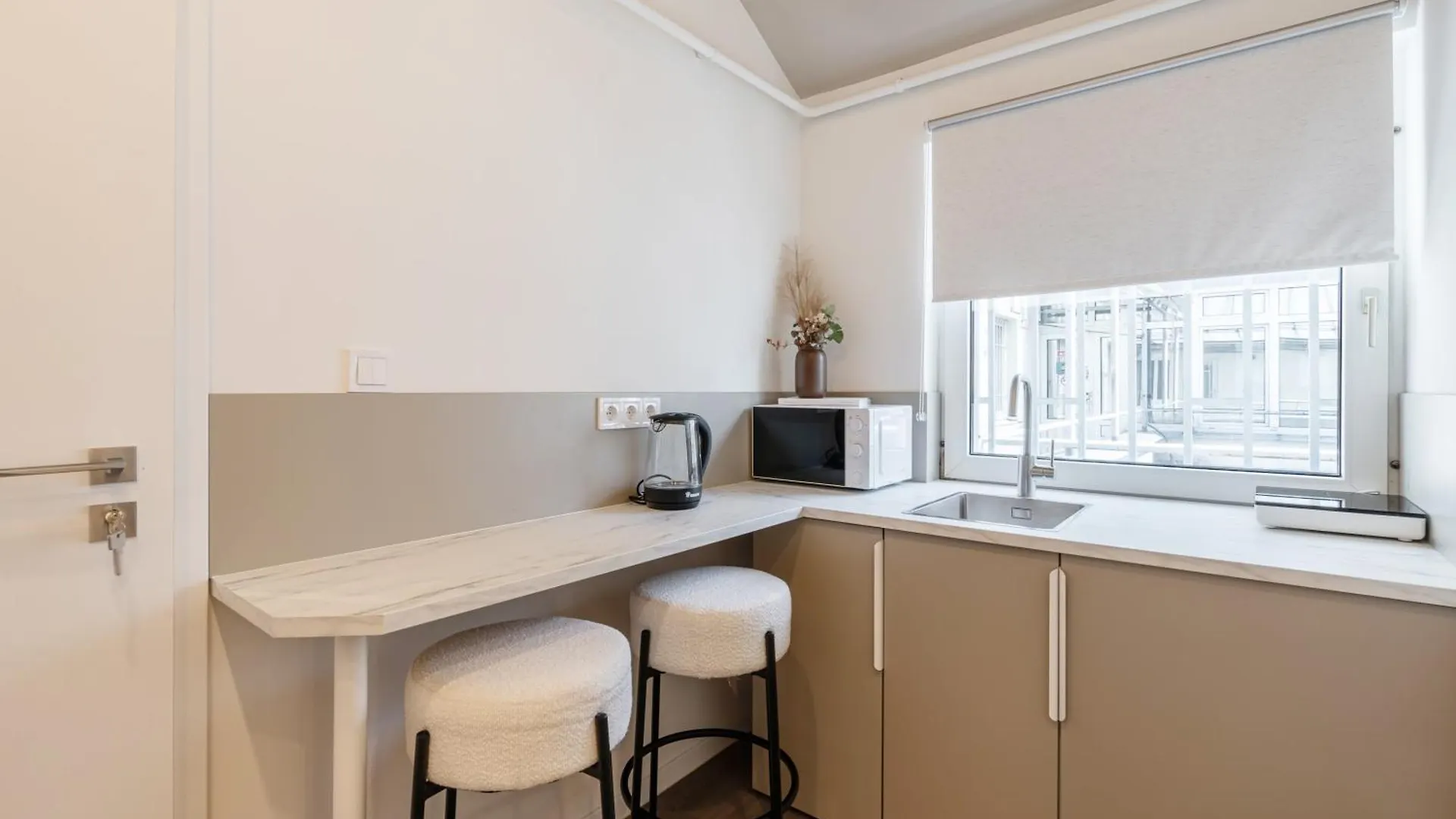 לינה וארוחת בוקר בודפשט Oasis Luxe Boutique Suites By Bqa הונגריה